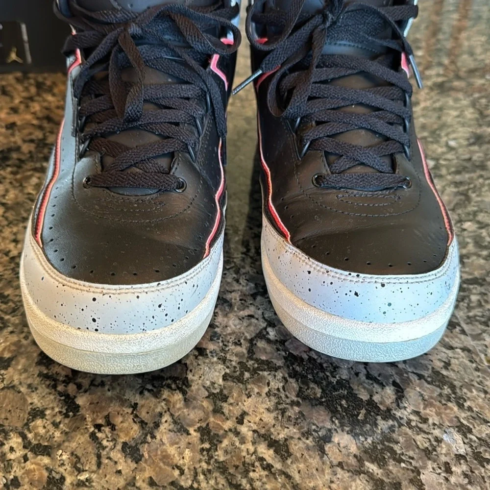 Nike Air Jordan 2 Retro Black and Red High-Top Sneakers EUC 10.5